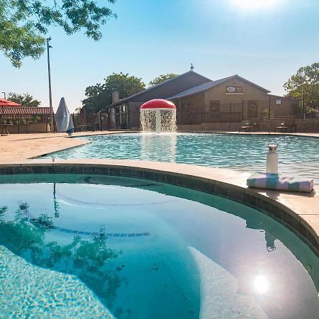 Sun Retreats Texas Hill Country Hotel New Braunfels Exterior foto