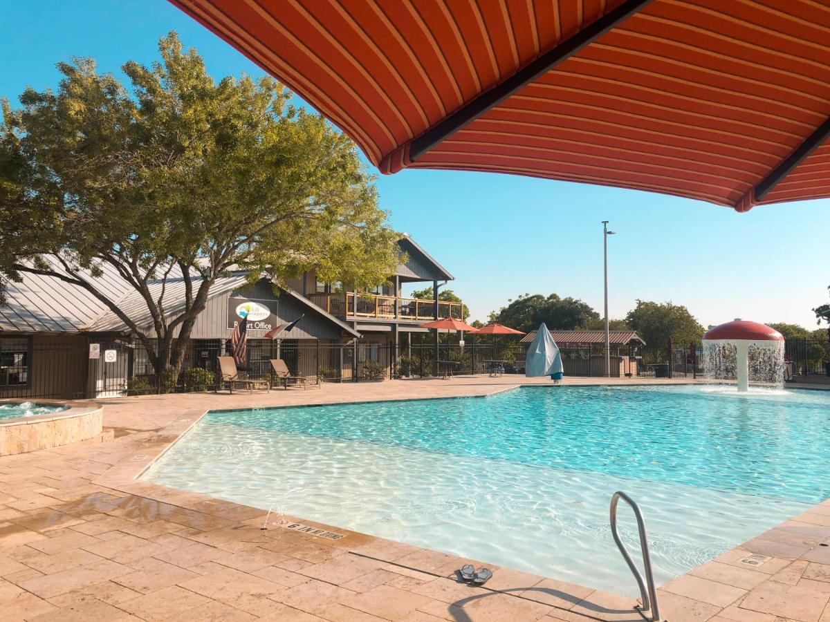 Sun Retreats Texas Hill Country Hotel New Braunfels Exterior foto