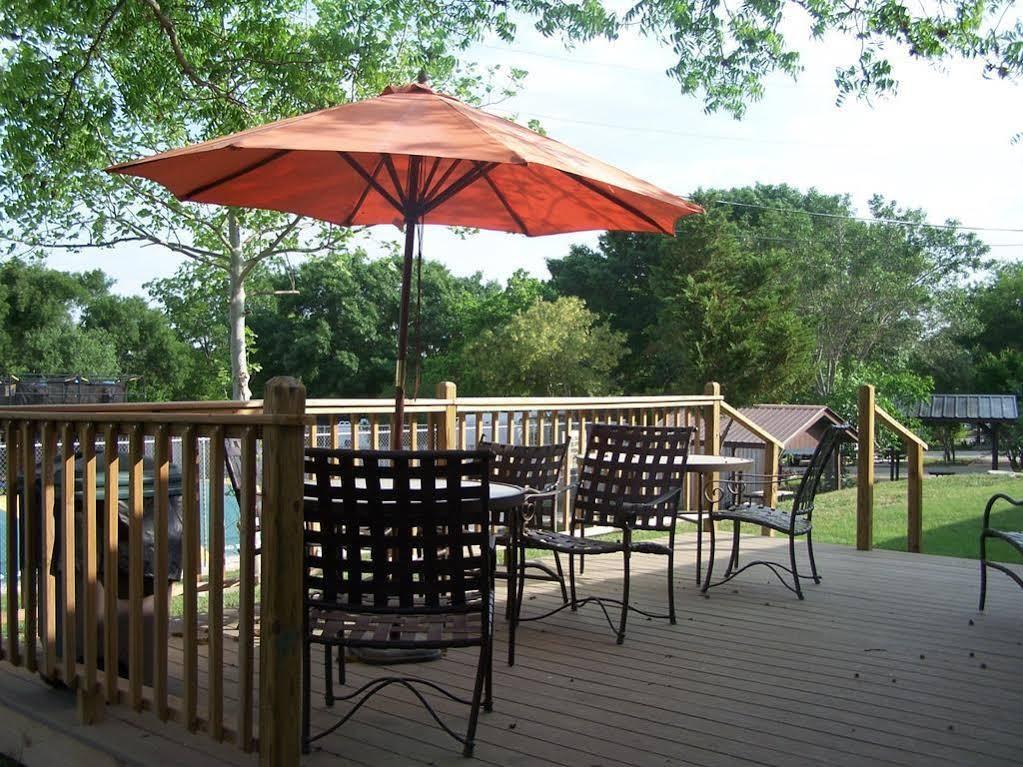 Sun Retreats Texas Hill Country Hotel New Braunfels Exterior foto