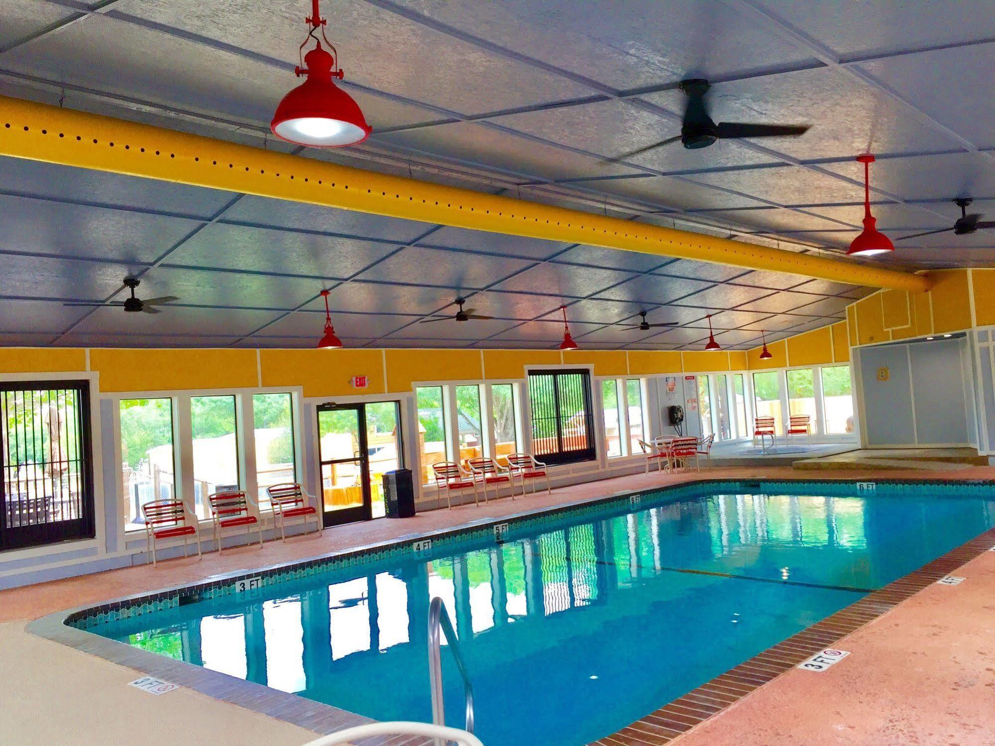 Sun Retreats Texas Hill Country Hotel New Braunfels Exterior foto